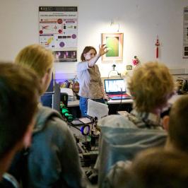 Na zdjęciu uczestnicy spotkania z cyklu #zawszeciekawi