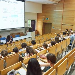 Na zdjęciu uczestnicy spotkania z cyklu #zawszeciekawi