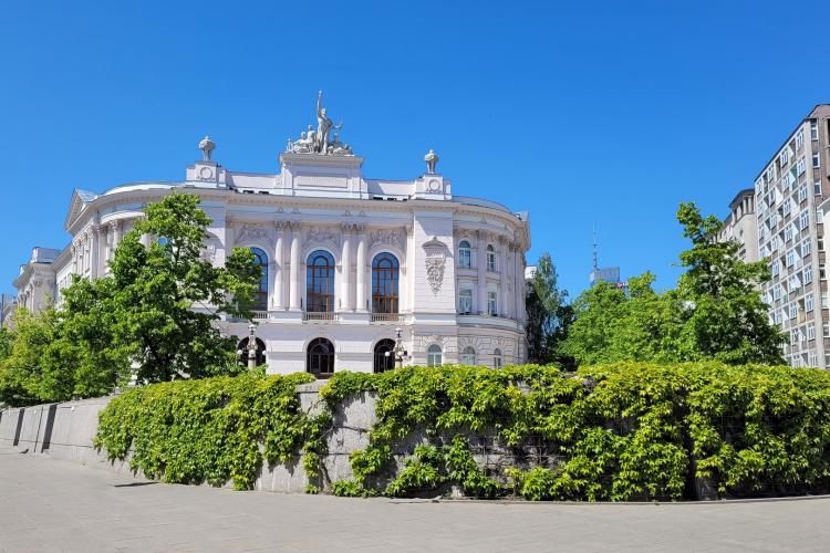 Widok Gmachu Głównego od strony pl. Politechniki