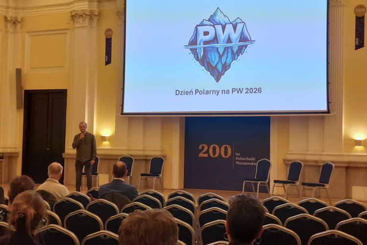 Na zdjęciu uczestnicy Dnia Polarnego na PW