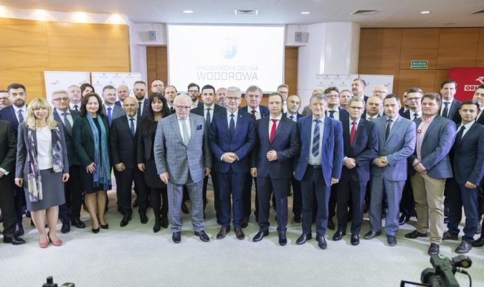 Zdjęcie sygnatariuszy umowy
