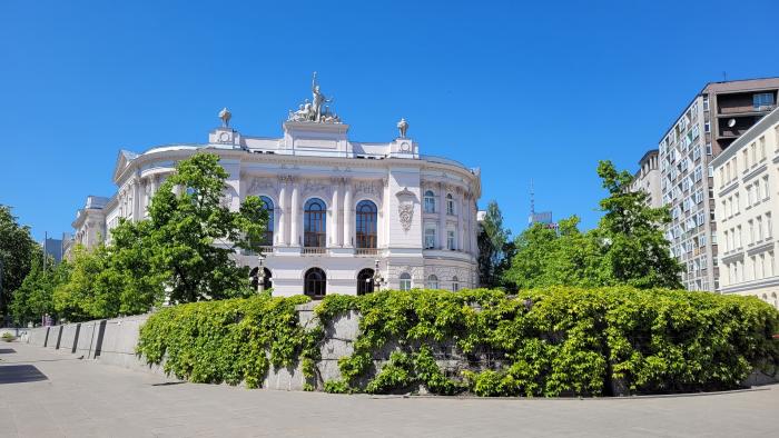 Widok Gmachu Głównego od strony pl. Politechniki