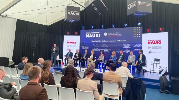 Na zdjęciu uczestnicy panelu „Wynalazki i wdrożenia naukowe w XXI wieku” podczas Forum Ekonomicznego w Karpaczu