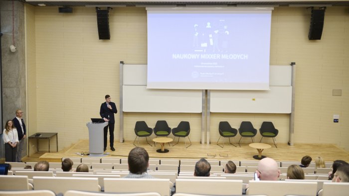 Na zdjęciu uczestnicy wydarzenia Naukowy Mixxer Młodych 2025 