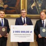 Wojciech Murdzek, Sekretarz Stanu i Pełnomocnika Rządu do spraw reformy funkcjonowania instytutów badawczych, Rektor PW, prof. Krzysztof Zaremba i prof. Jacek Semaniak, Prezes Głównego Urzędu Miar