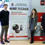 Zdjęcie członków zespołu pracującego nad projektem