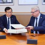 Prezydent KINGS dr Ki-Pung Yoo oraz Prorektor PW ds. Nauki prof. Mariusz Malinowski