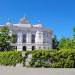 Widok Gmachu Głównego od strony pl. Politechniki