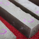 Na zdjęciu próbki przeznaczone do badań wytrzymałościowych